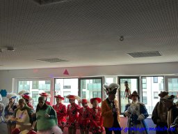 Besuch der Kindergärten, Schulen &amp; Seniorenheime