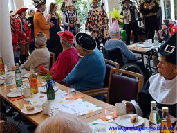 besuch-der-kindergaerten-schulen-seniorenheime_51